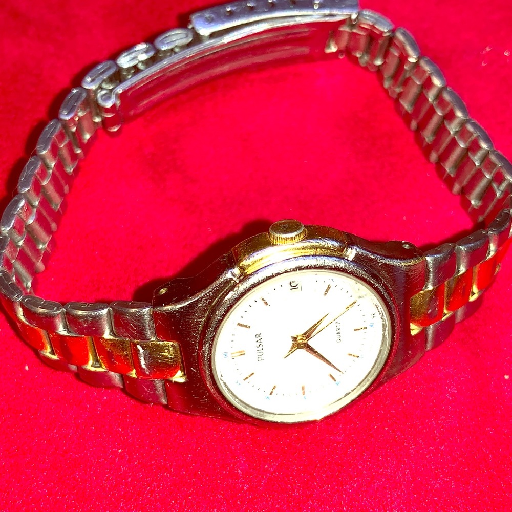 Ladies Pulsar Watch